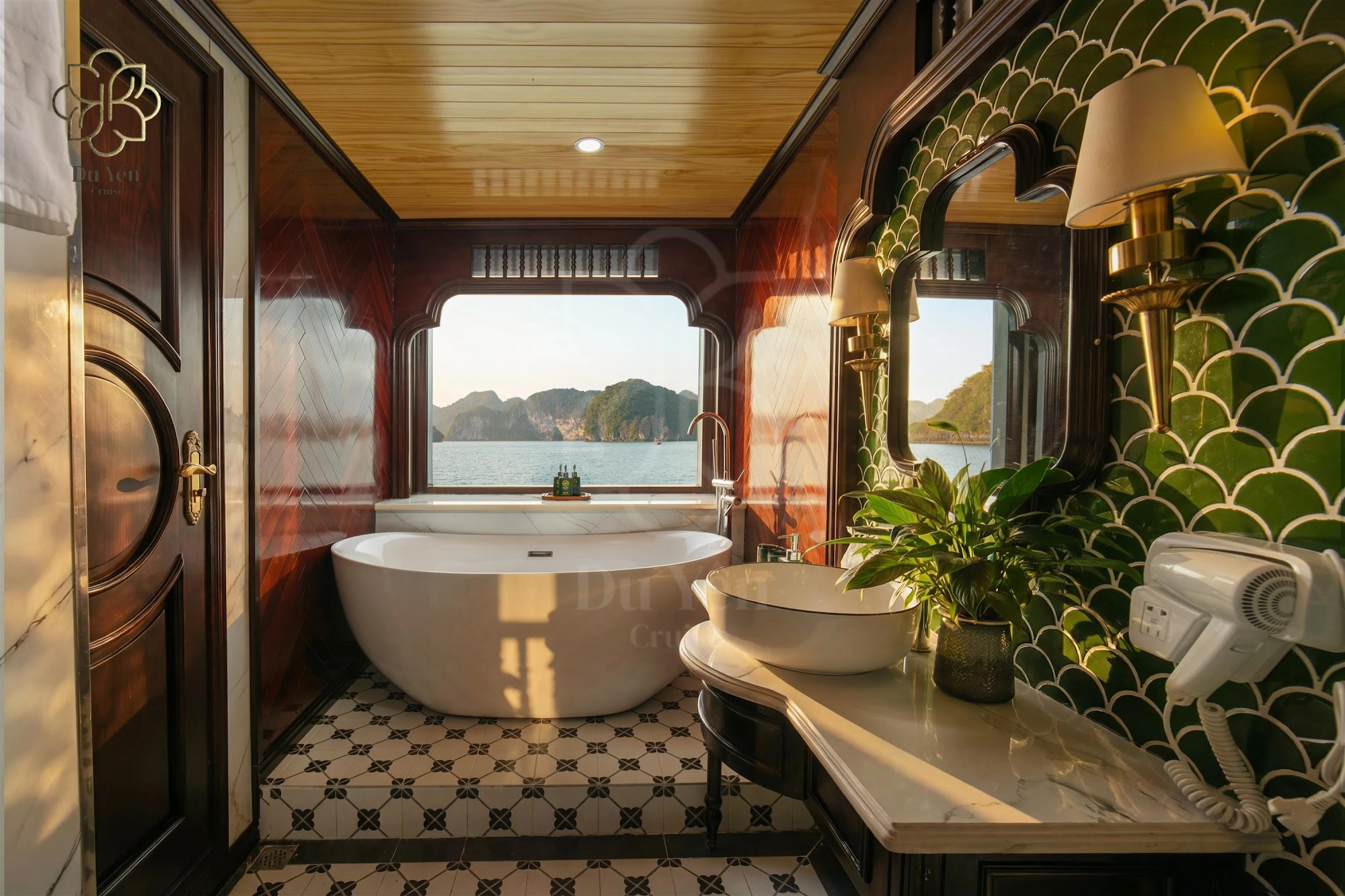 2D1N | Enjoy the natural beauty in 5* Du Yen Cruise in Halong Bay